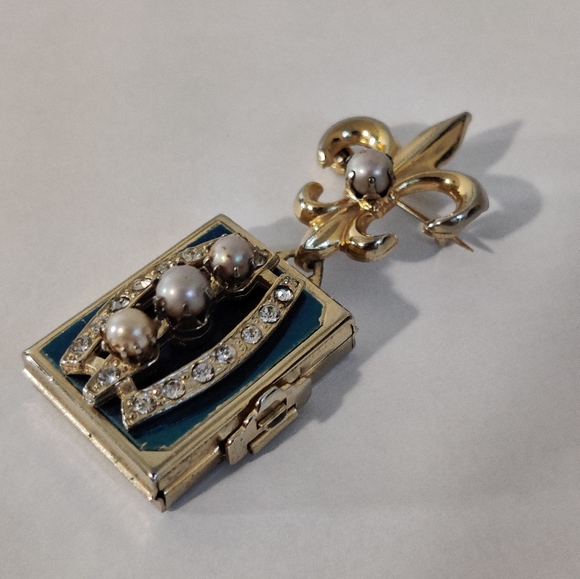 Vintage 4-Photo Locket Victorian Style Chatelaine Brooch - Picture 8 of 16